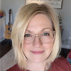 Meet your Posher, Cassandra